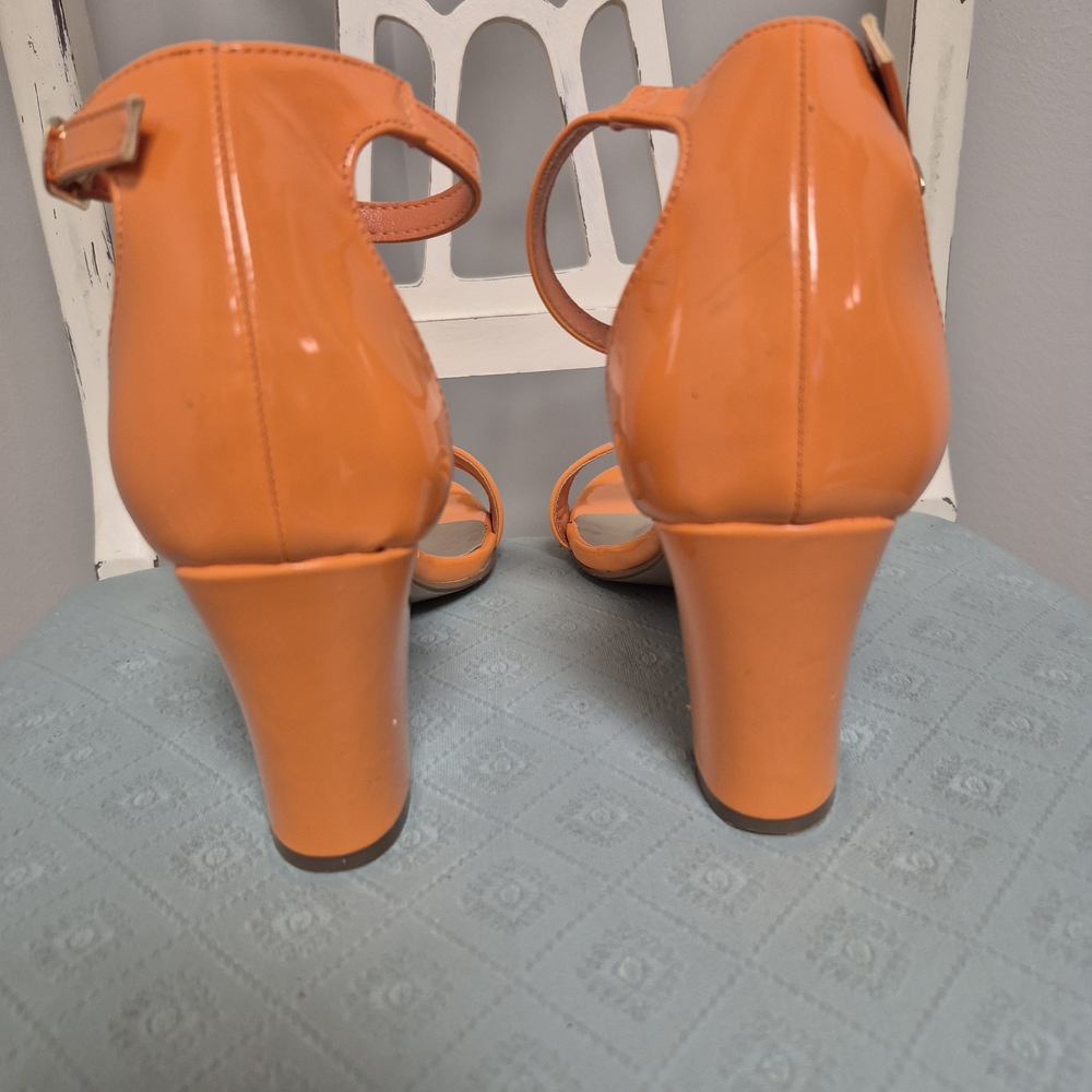 Pierre Dumas Women's Orange Sandals - Picture 5 of 10